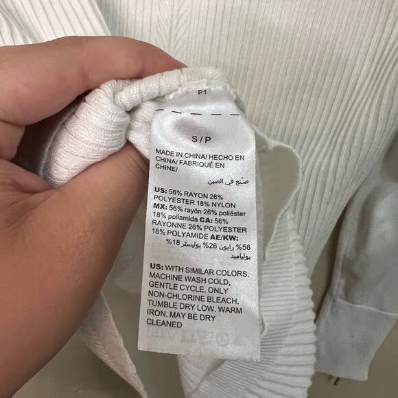 WHBM White Knit Turtleneck Sweater Size S - Picture 6 of 6